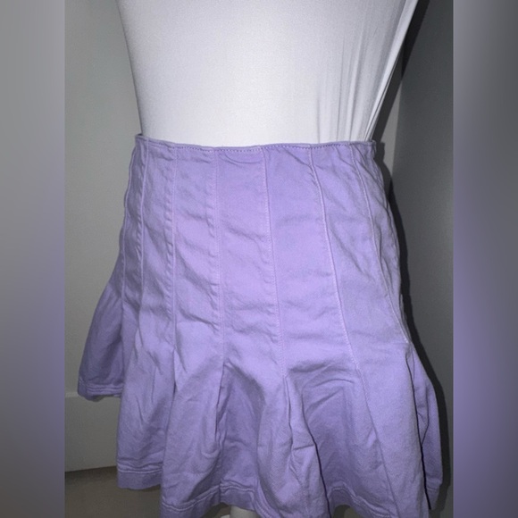 Alice + Olivia Carter Pleated Denim Mini Skirt/Size 29/US 4 - Picture 4 of 10